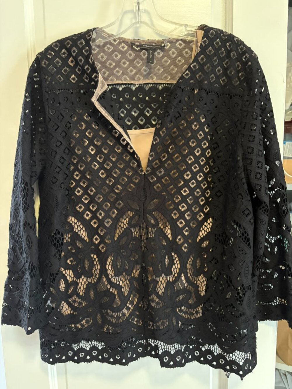 BCBGMAXAZRIA Black Lace V-Neck Top 3/4 Sleeve Boho Overlay